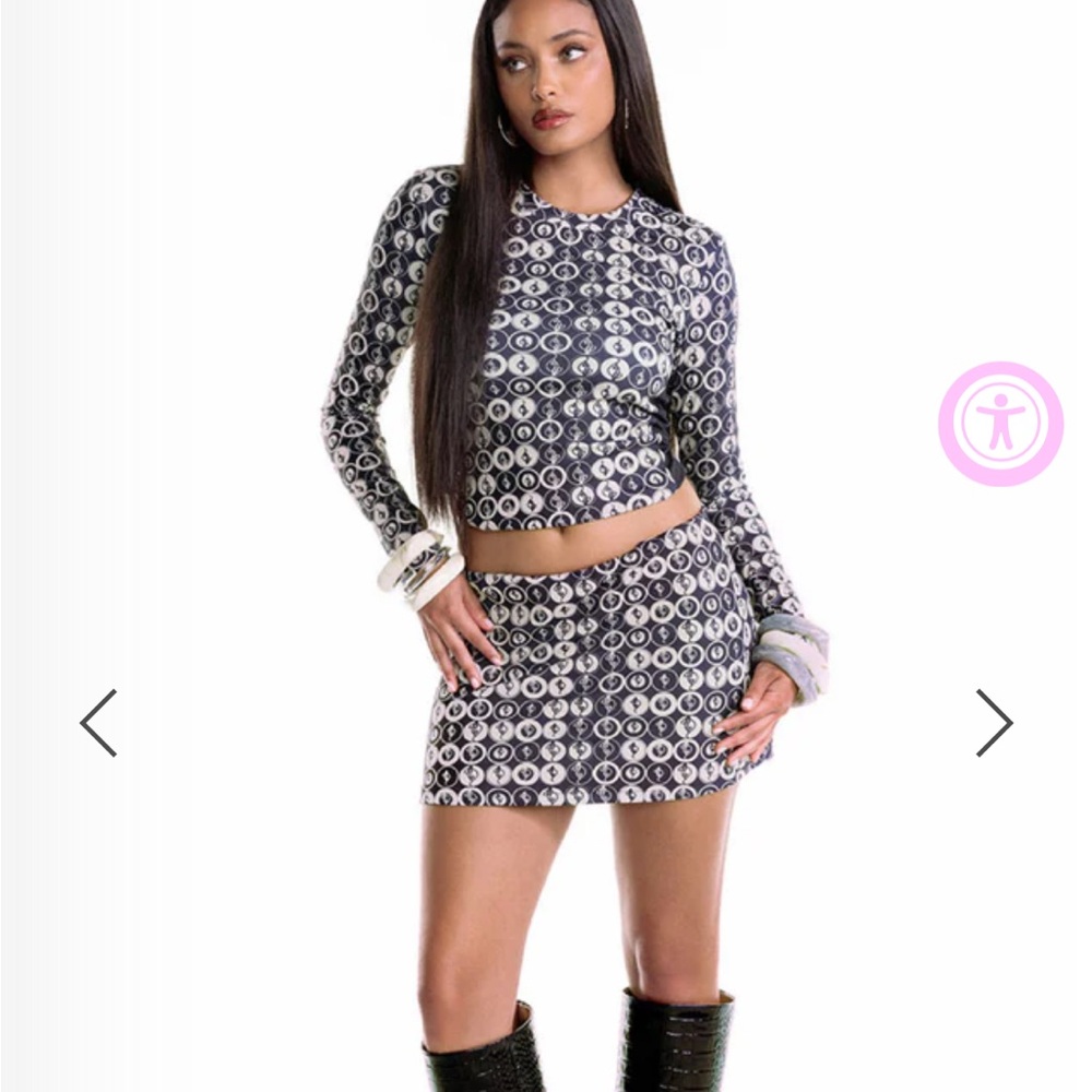Stylish Black and White Patterned Skirt